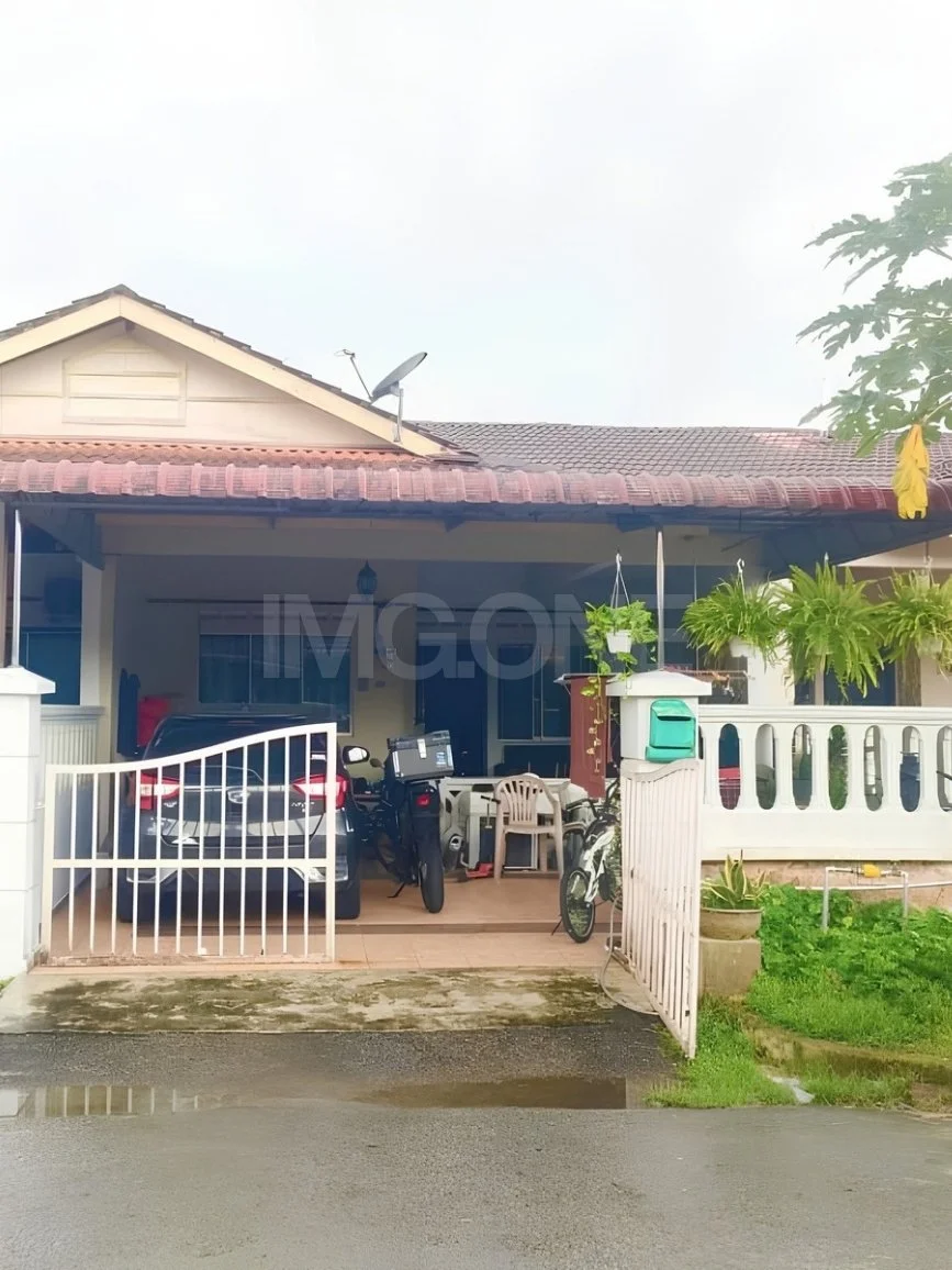 1-Storey Terrace House at Taman Pulai Emas, Kangkar Pulai
