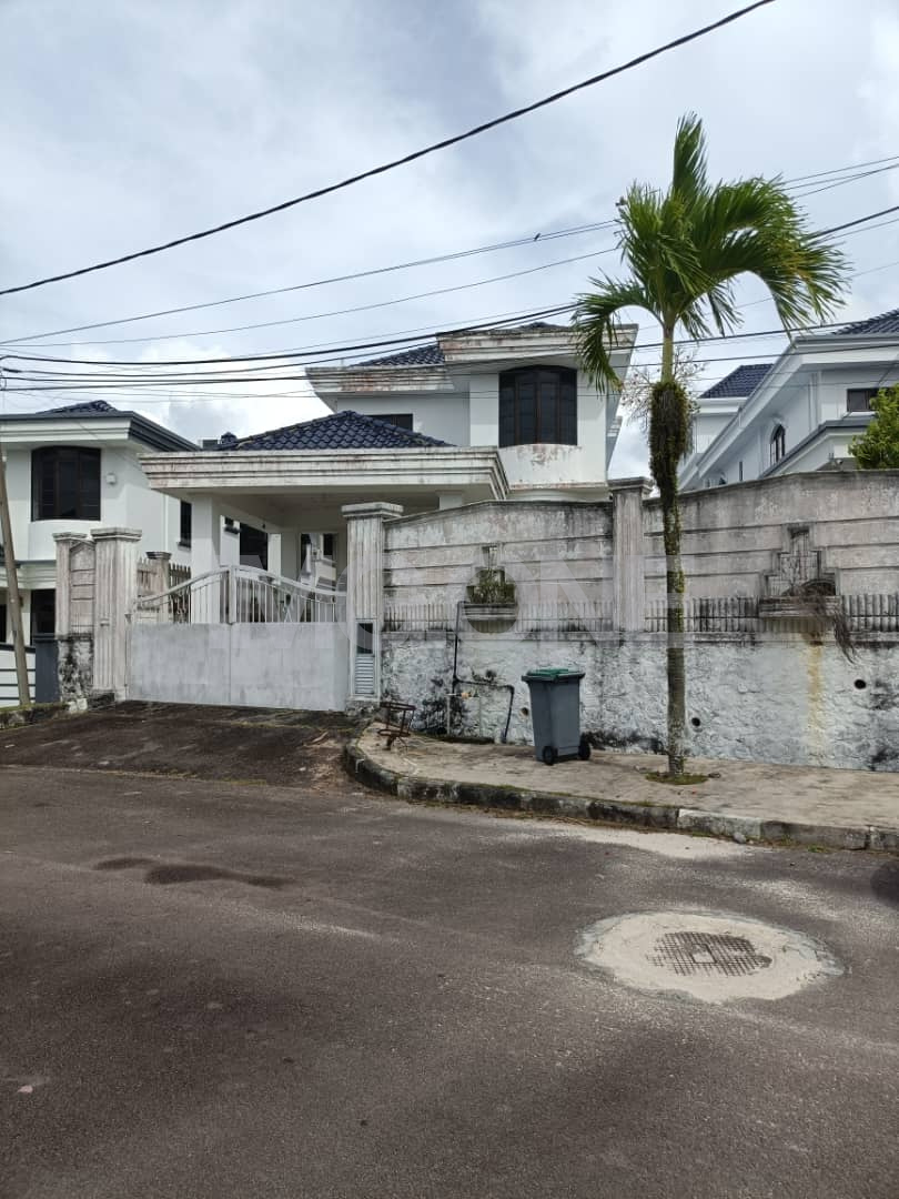 Bungalow House at Taman Sri Kluang, Kluang