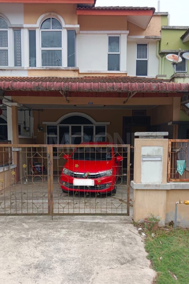 Double Storey Terrace House at Bandar Putra, Kulai
