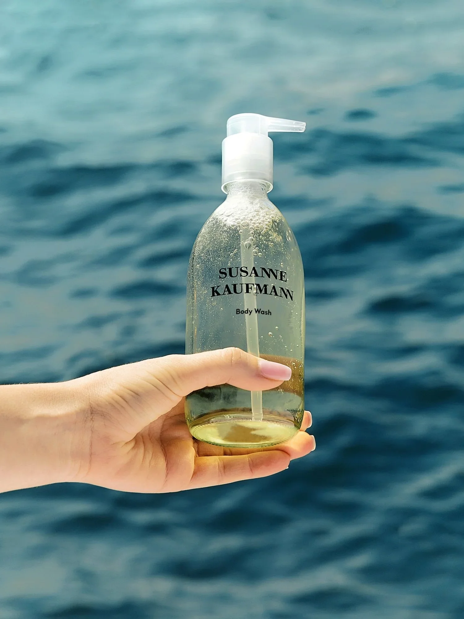 Body_Wash_3_c4562f68-7783-43c3-a353-ca85005fe2a0.jpg.webp