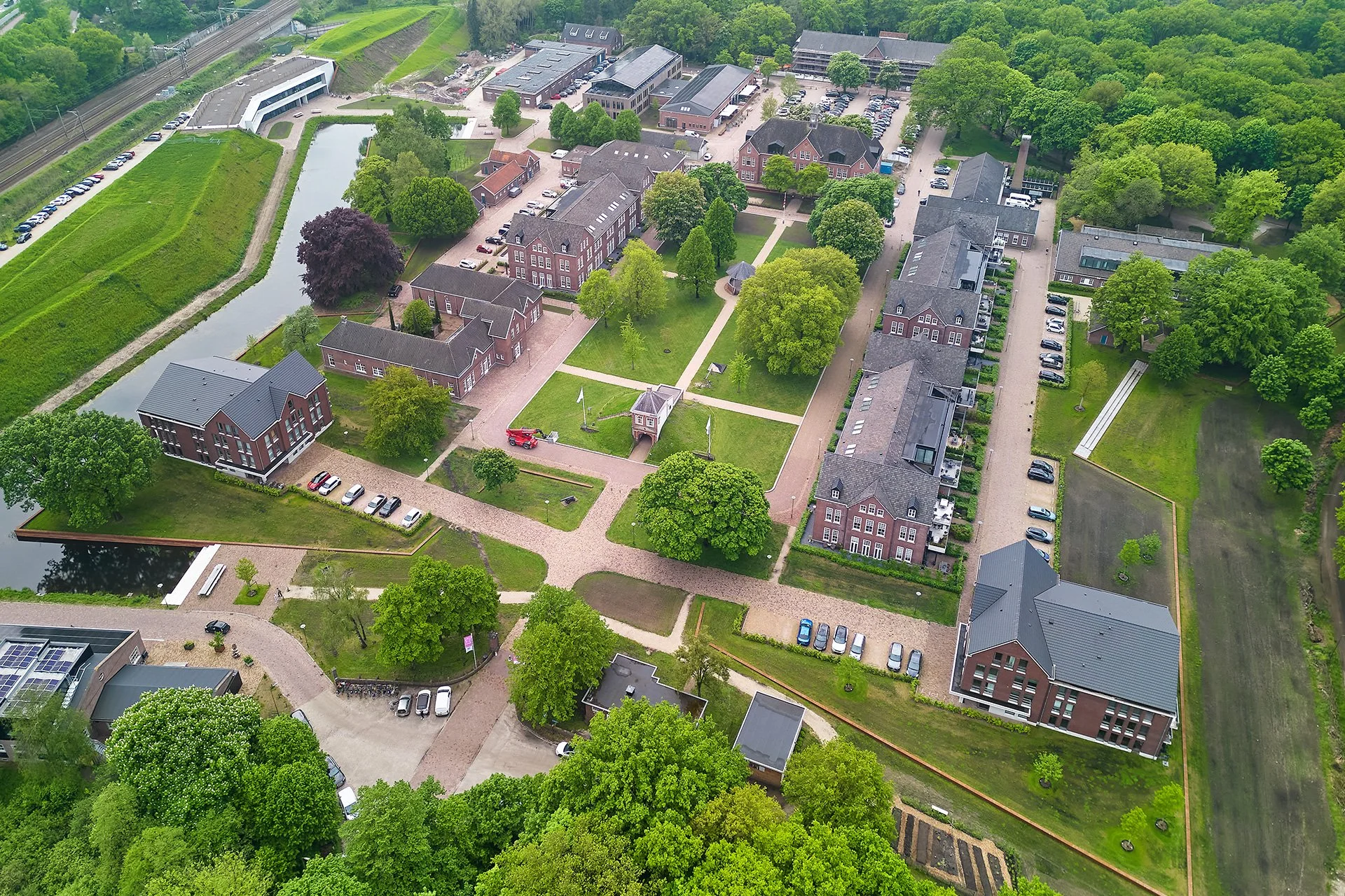 [Fort Isabella] [Vught] [Dienstverlening] [Nieuwbouw] [Opgeleverd] [Woningen & kantoor] []