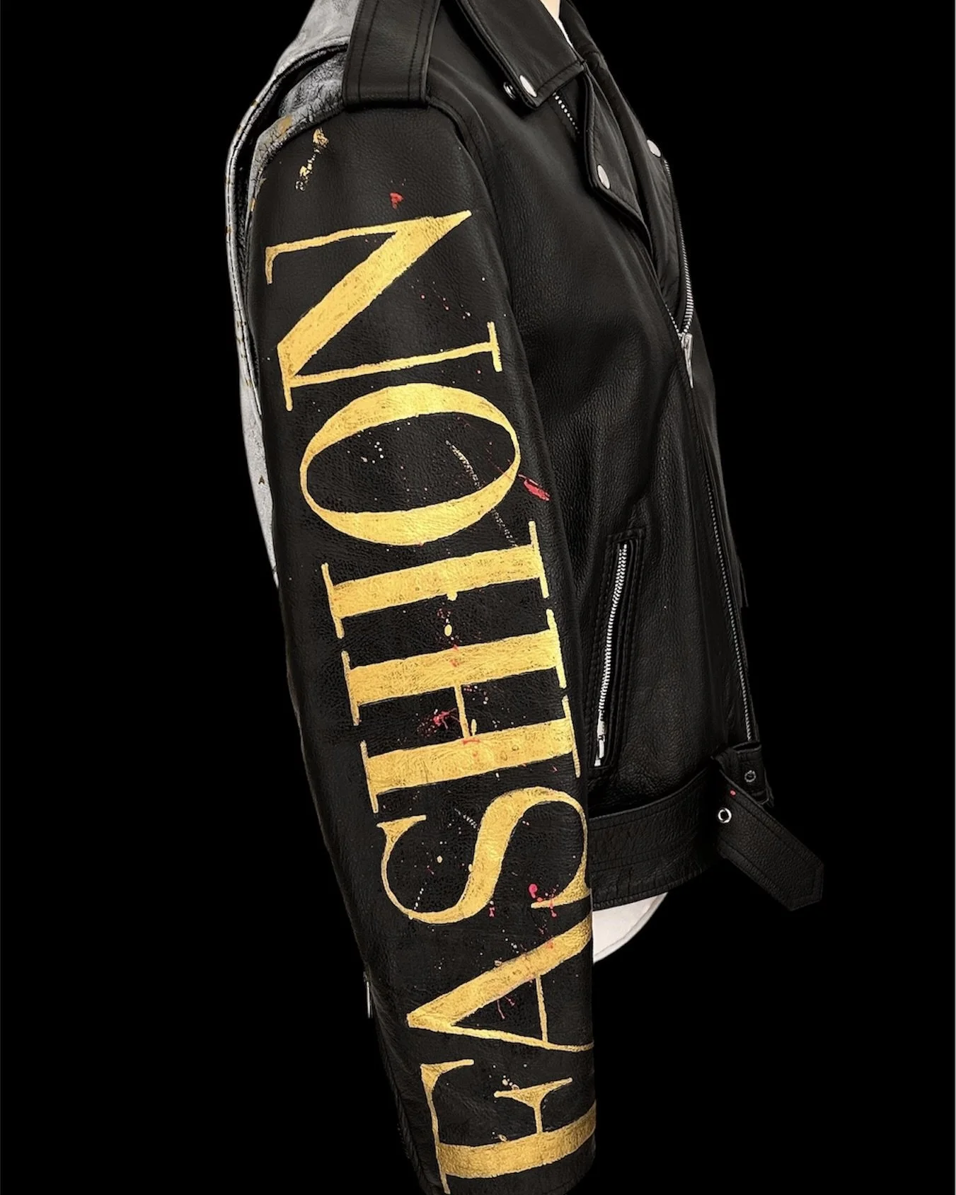 If you don't wear lipstick, I can't talk to you. Isabella Blow - Contemporary Art on Vintage Leather & Discarded Materials  - Exquisite Hooligan Artist 