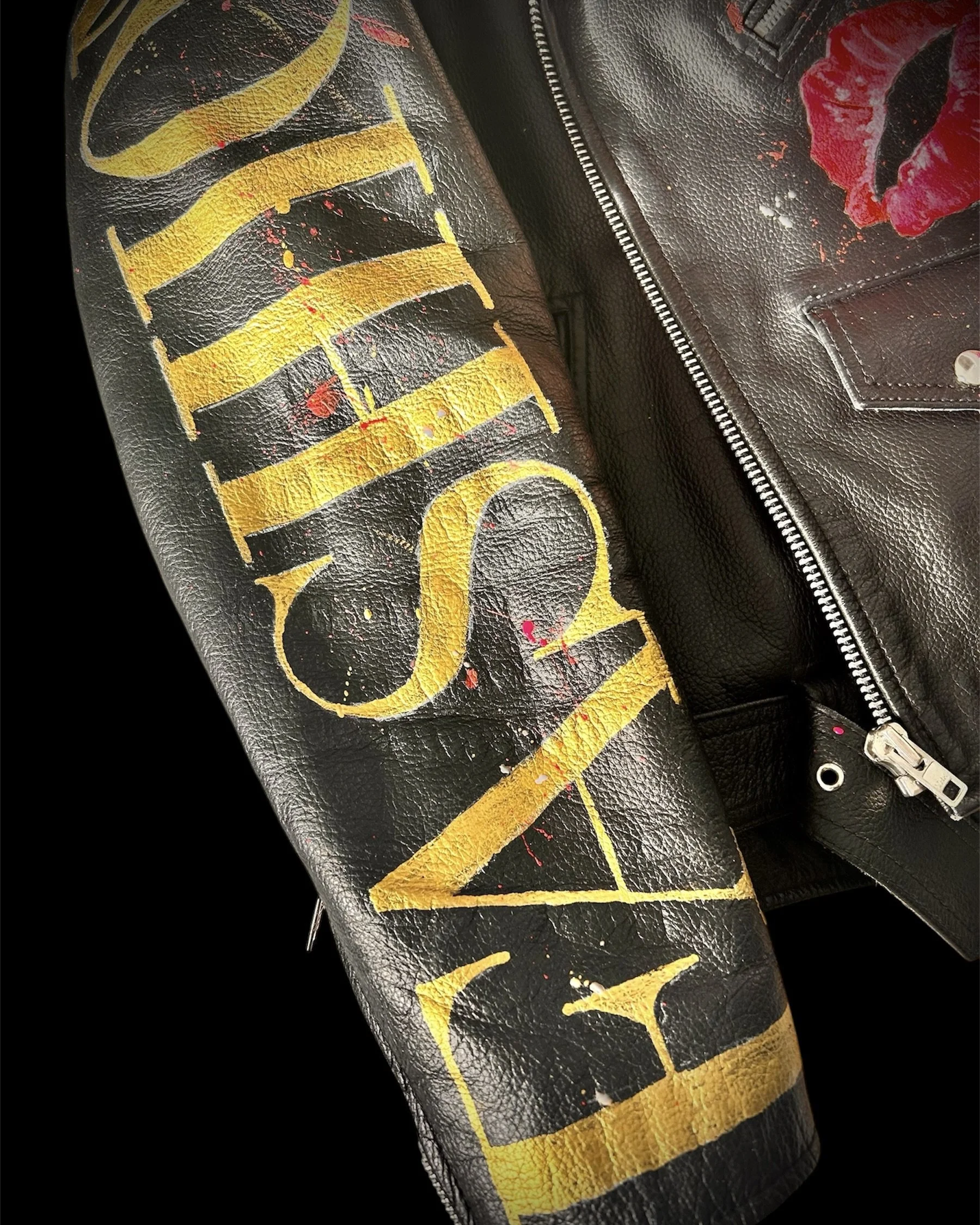 If you don't wear lipstick, I can't talk to you. Isabella Blow - Contemporary Art on Vintage Leather & Discarded Materials  - Exquisite Hooligan Artist 