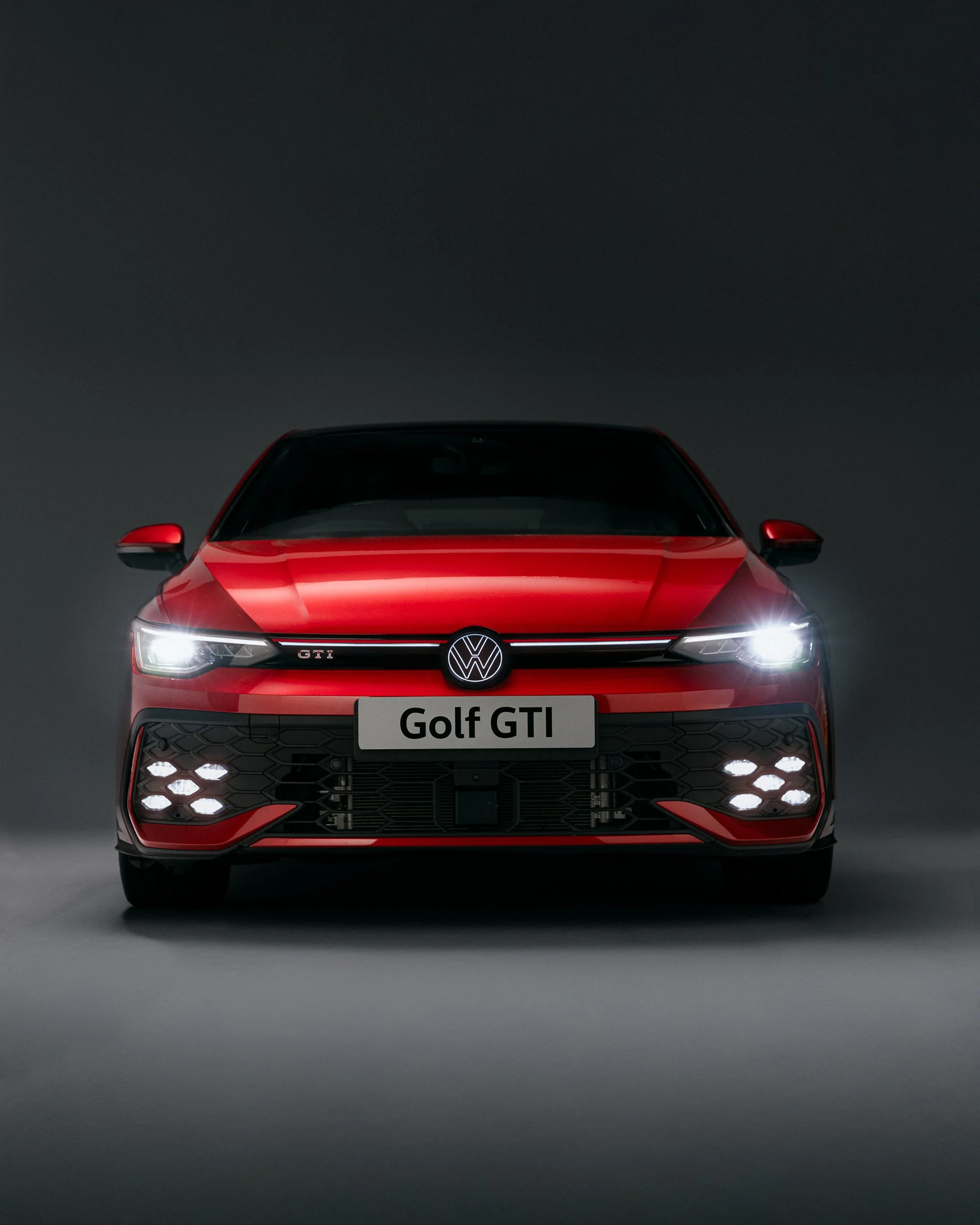 BR0193449 - Volkswagen Golf GTI-Feed 1.jpg