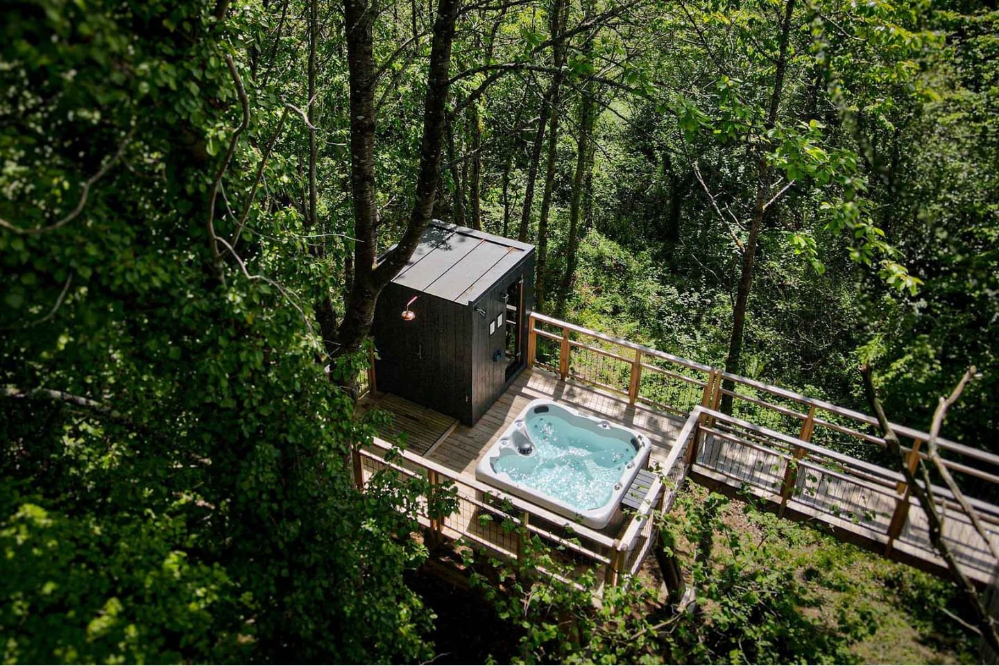 Starling Spa Treehouse.jpg