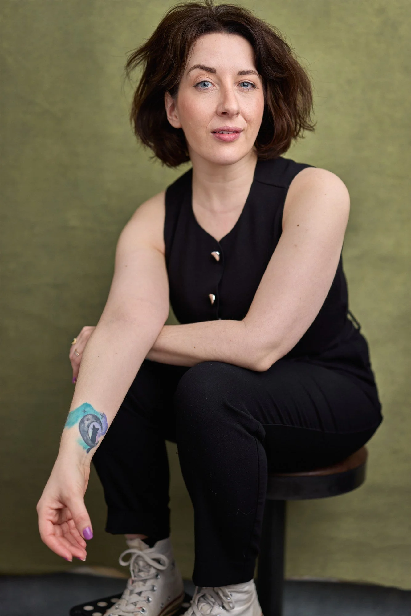 Annabel Logan, actor, full-length portrait.