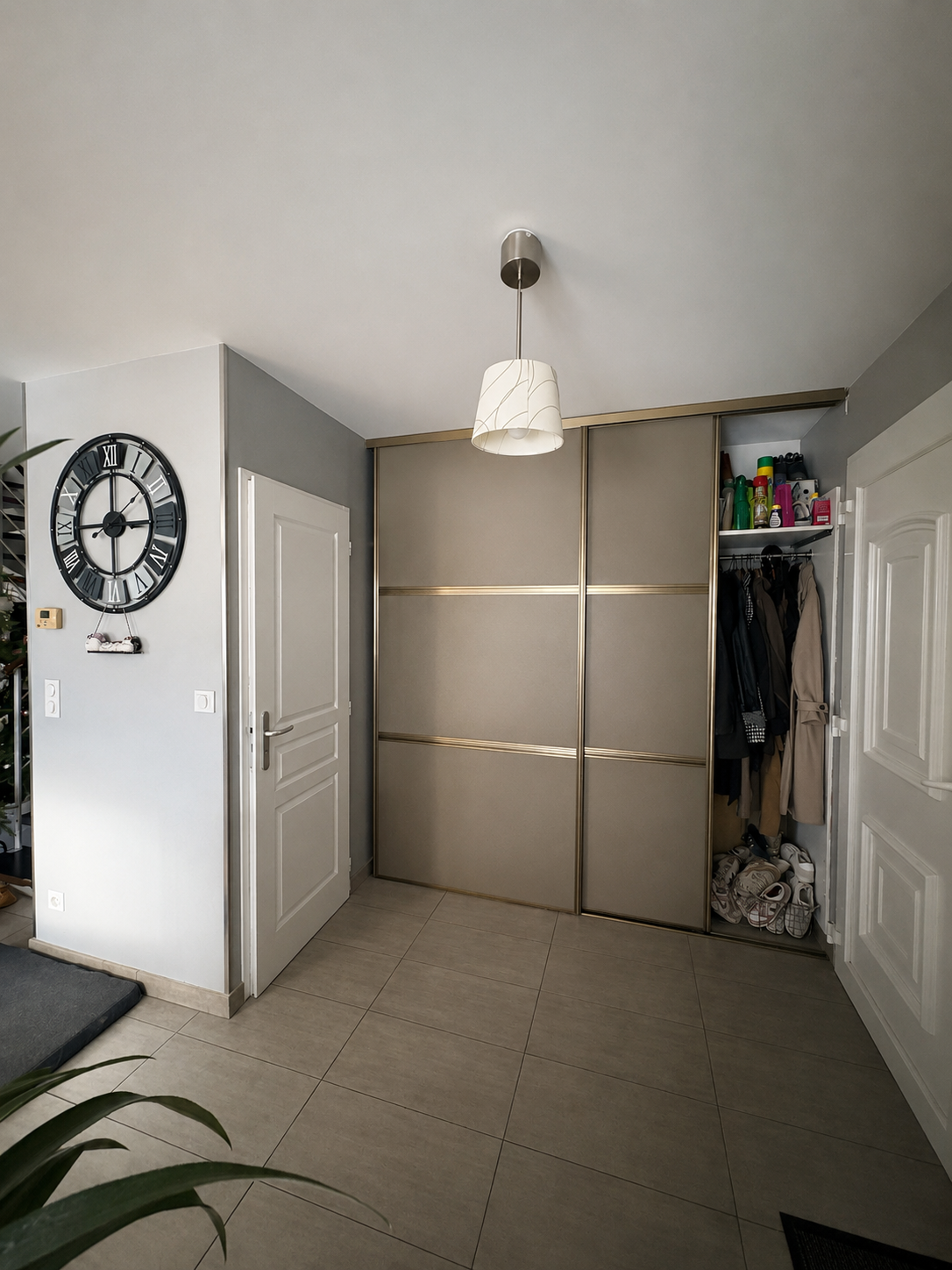 renovation-maison-limonest-avant4.png