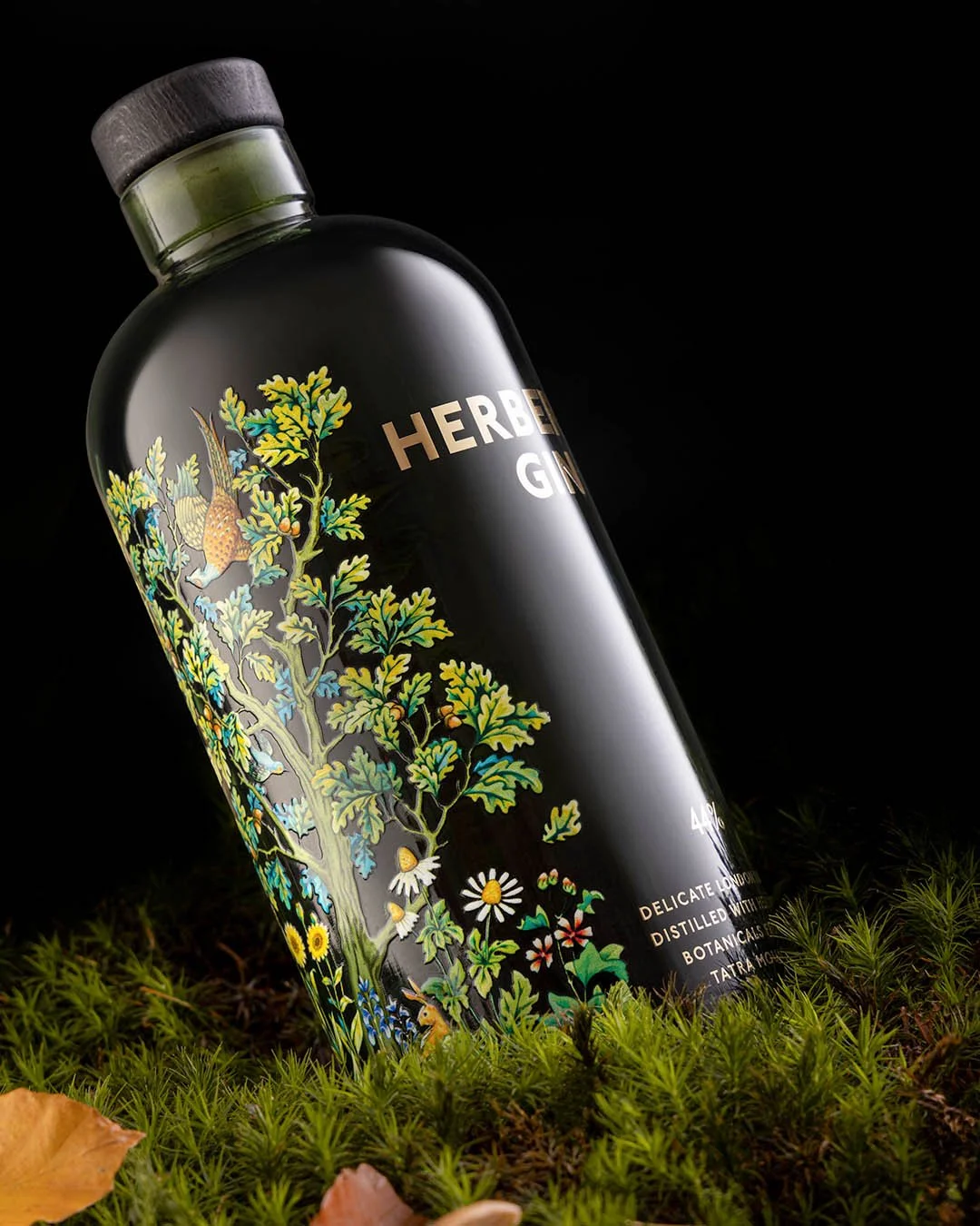 ✨ Introducing HERBERRY GIN ✨

After two years of meticulous crafting the wait is finally over. Herberry Gin is here! 

The on-bottle print was designed to reflect the perfect balance of a wide variety of local fruits and botanicals in a vintage pharm