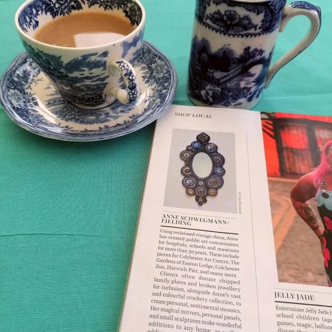 ⭐TEA TIME⭐
Big thank you to @essexlifemag and @lauren_newsquest for the #locallegends feature in their May issue.

Great magazine, lovely articles  including #Manningtree, my local town!

The mirror featured is one of my recent sculptural mirrors.. O