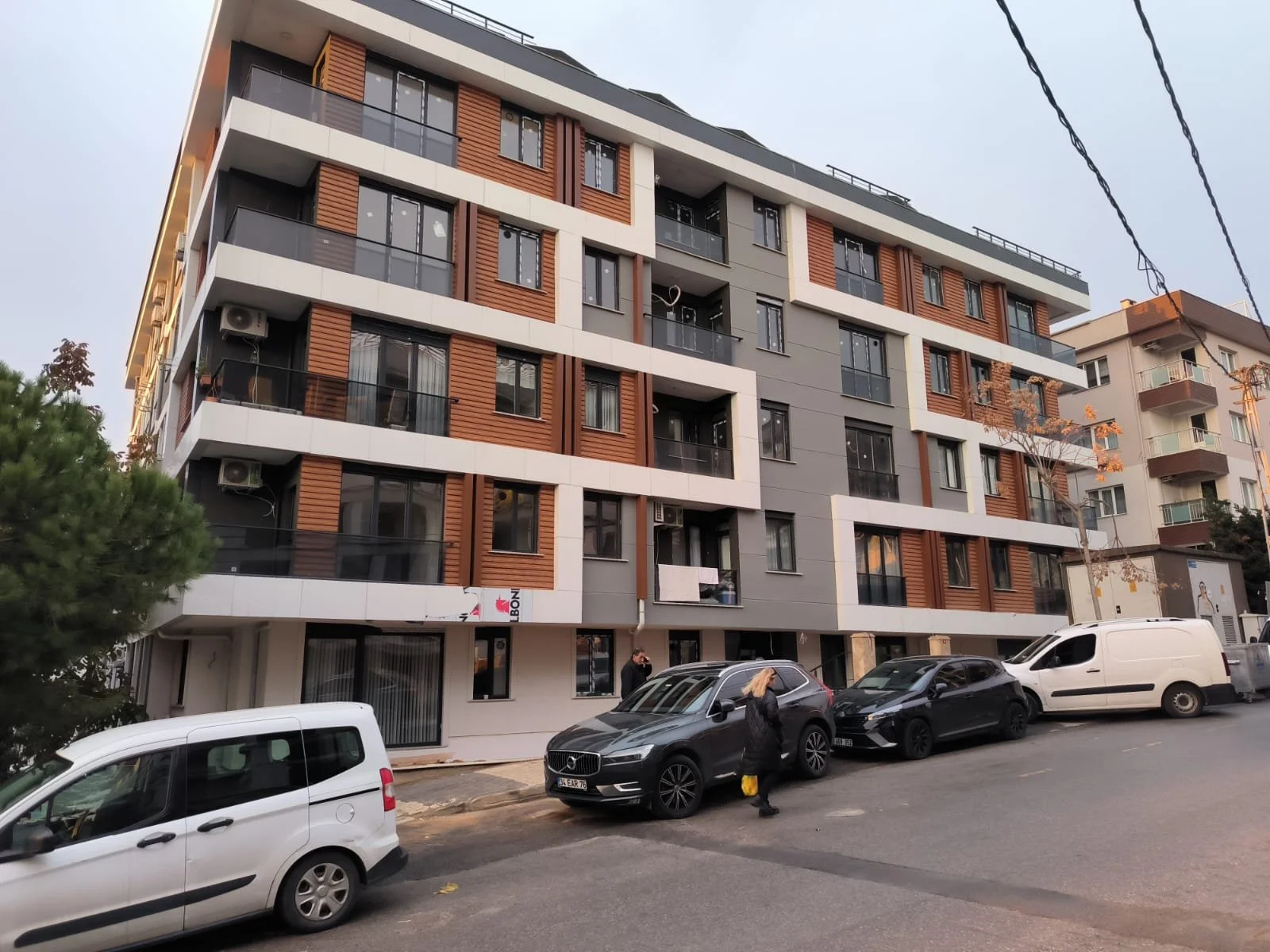 Yalı apartmanı (Tasarım&İnşaat)
 Maltepe-İstanbul