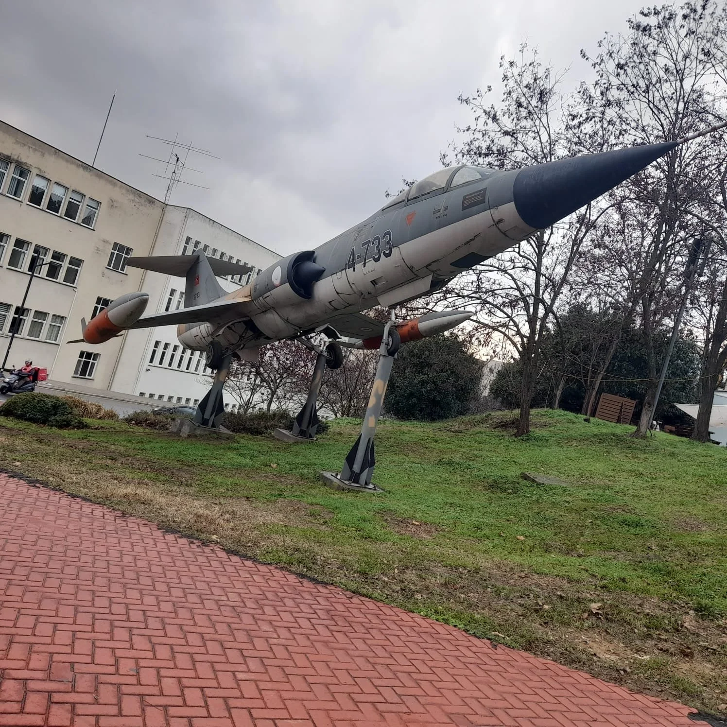 İTÜ Uçak Ve Uzay Bilimleri Fakültesi (Lockheed F-104 Starfighter- Beechcraft Model 18 Uçak Temini & Montajı ve Derslik Yapımı)