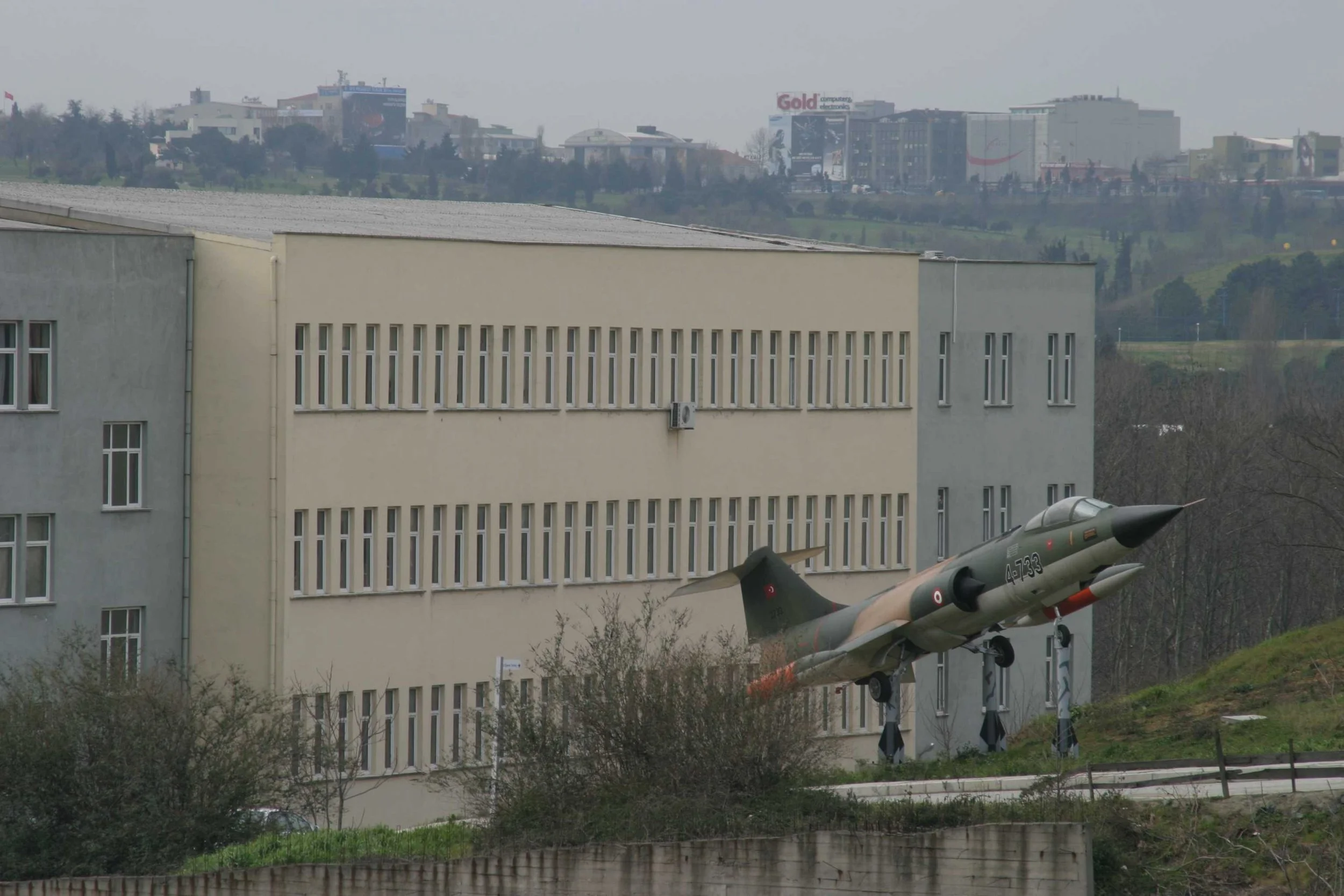 İTÜ Uçak Ve Uzay Bilimleri Fakültesi (Lockheed F-104 Starfighter- Beechcraft Model 18 Uçak Temini & Montajı ve Derslik Yapımı)