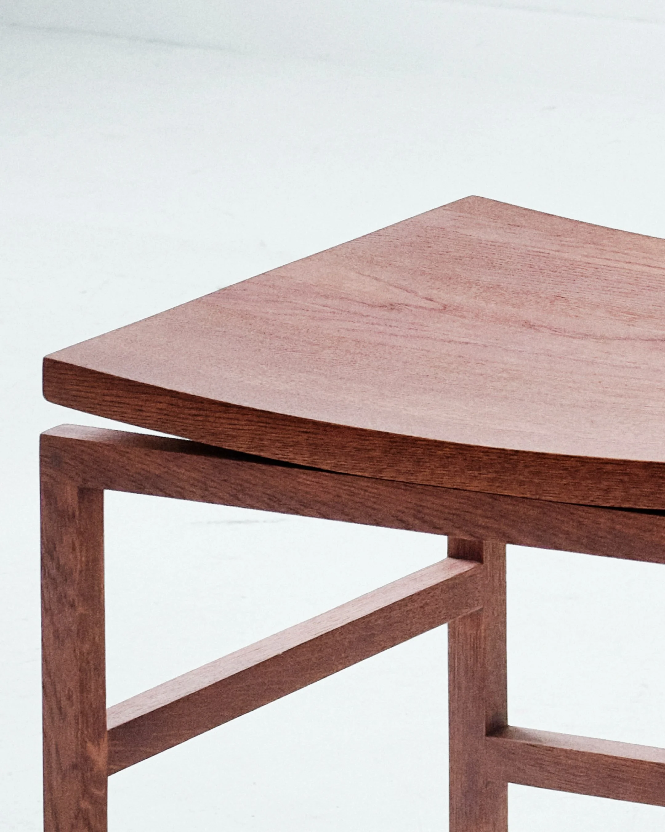Kronborg b&aelig;nken og nogle af de arkitektoniske motiver fra slottet, som jeg brugte som referencer i designet.

#kronborgb&aelig;nk #danmarksn&aelig;steklassiker #oakfurniture #danskdesign 

De mange hv&aelig;lvede lofter var inspiration til de b