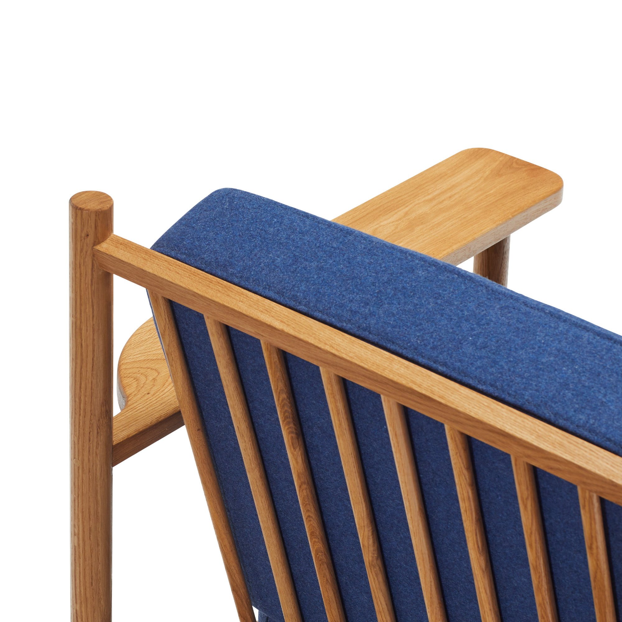 H27 Lounge Chair