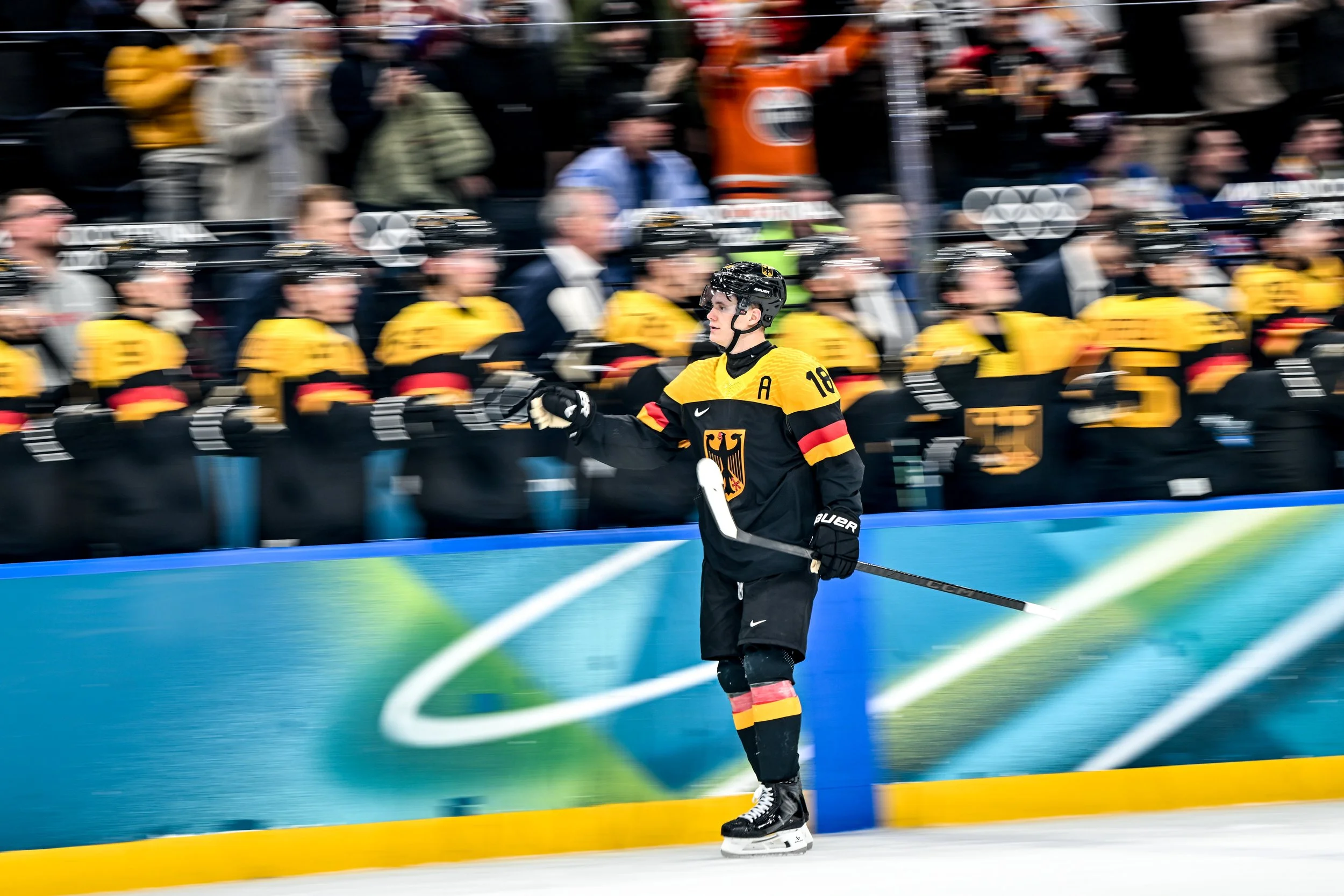  Tim Stützle celebrates after scoring a goal 
