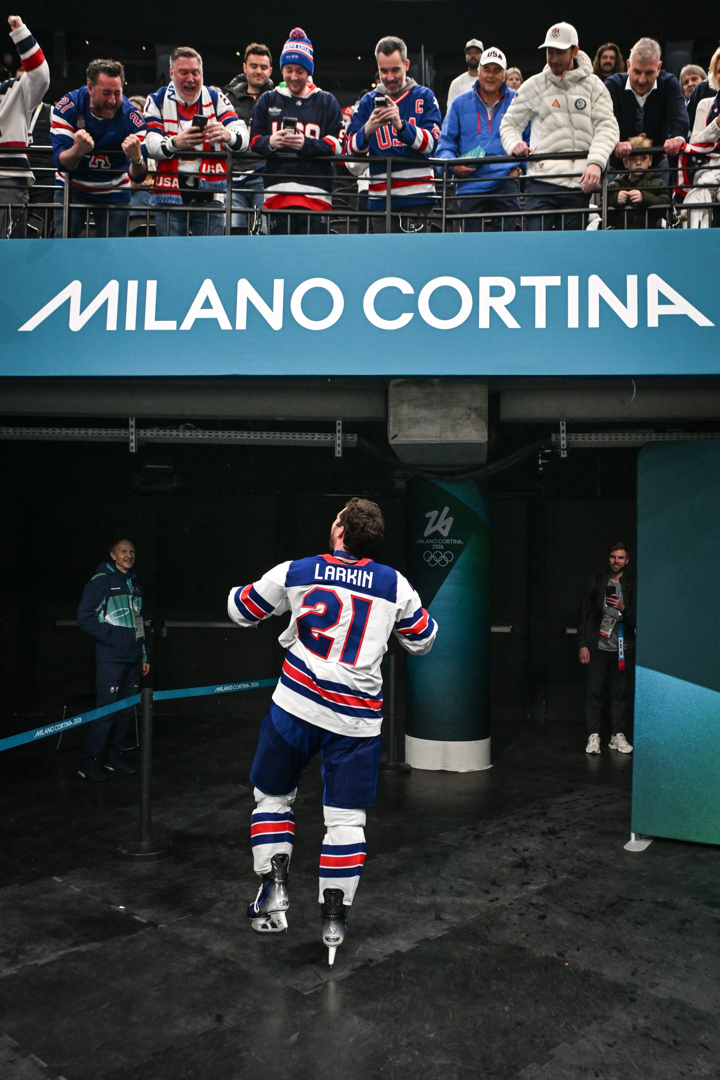  Dylan Larkin waves to his family after winning Olympic gold 