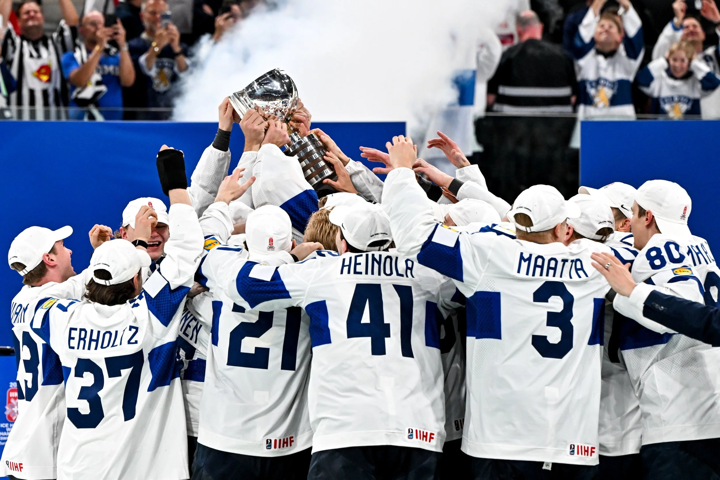  Finland celebrates after winning the 2026 IIHF World Championship 