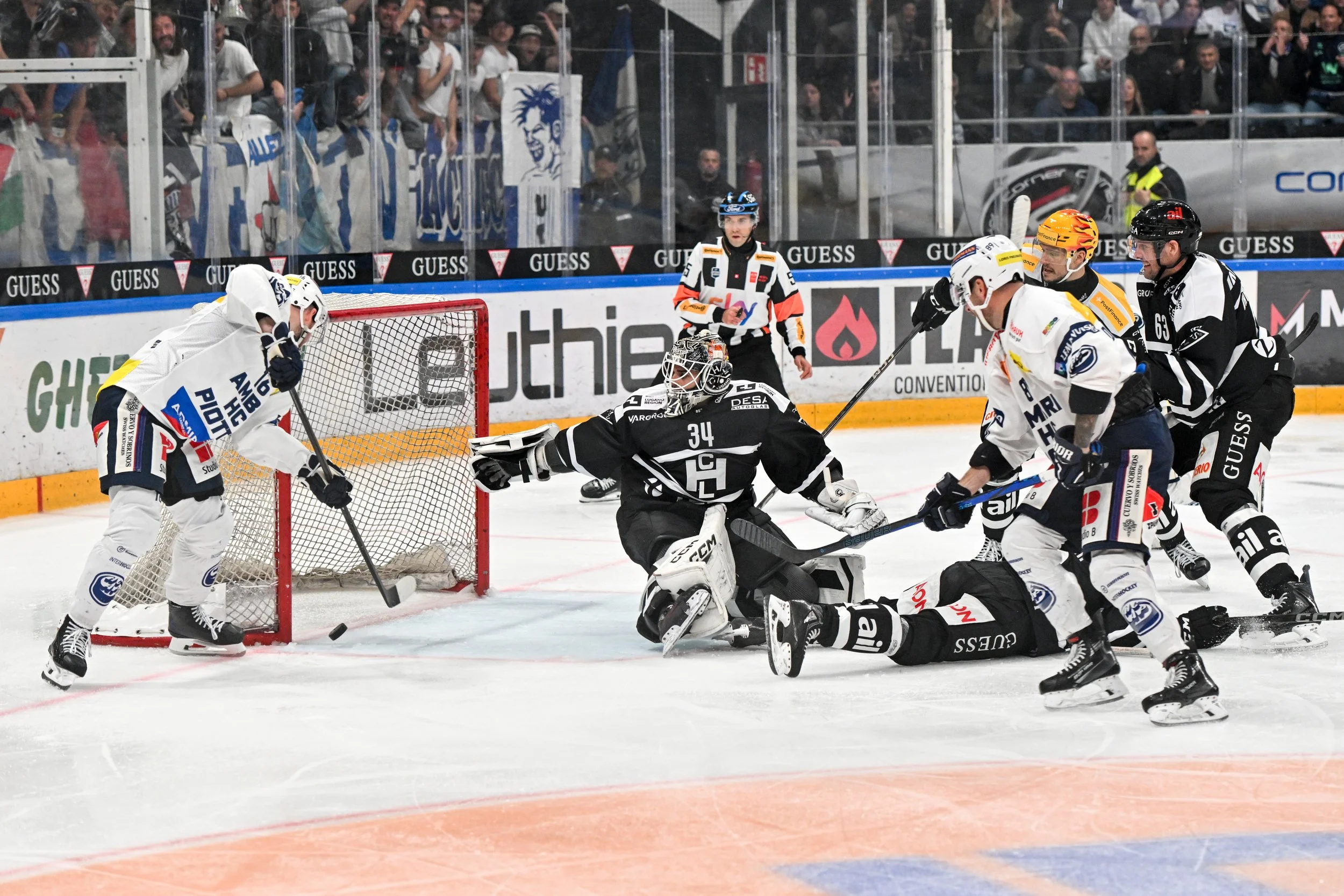  Dominic Zwerger taps the puck home for the decisive goal in the derby against Lugano 