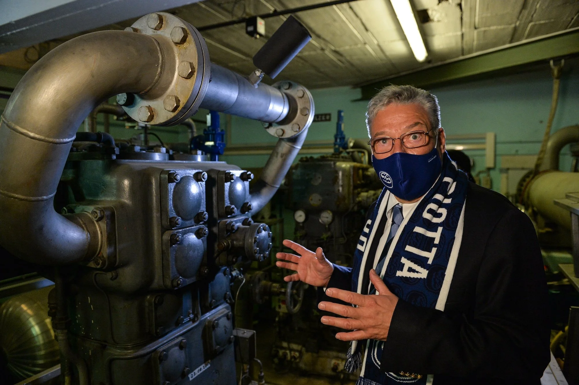  HC Ambrì Piotta president Filippo Lombardi prepares to shut down the Valascia’s ice cooling system for the final time 
