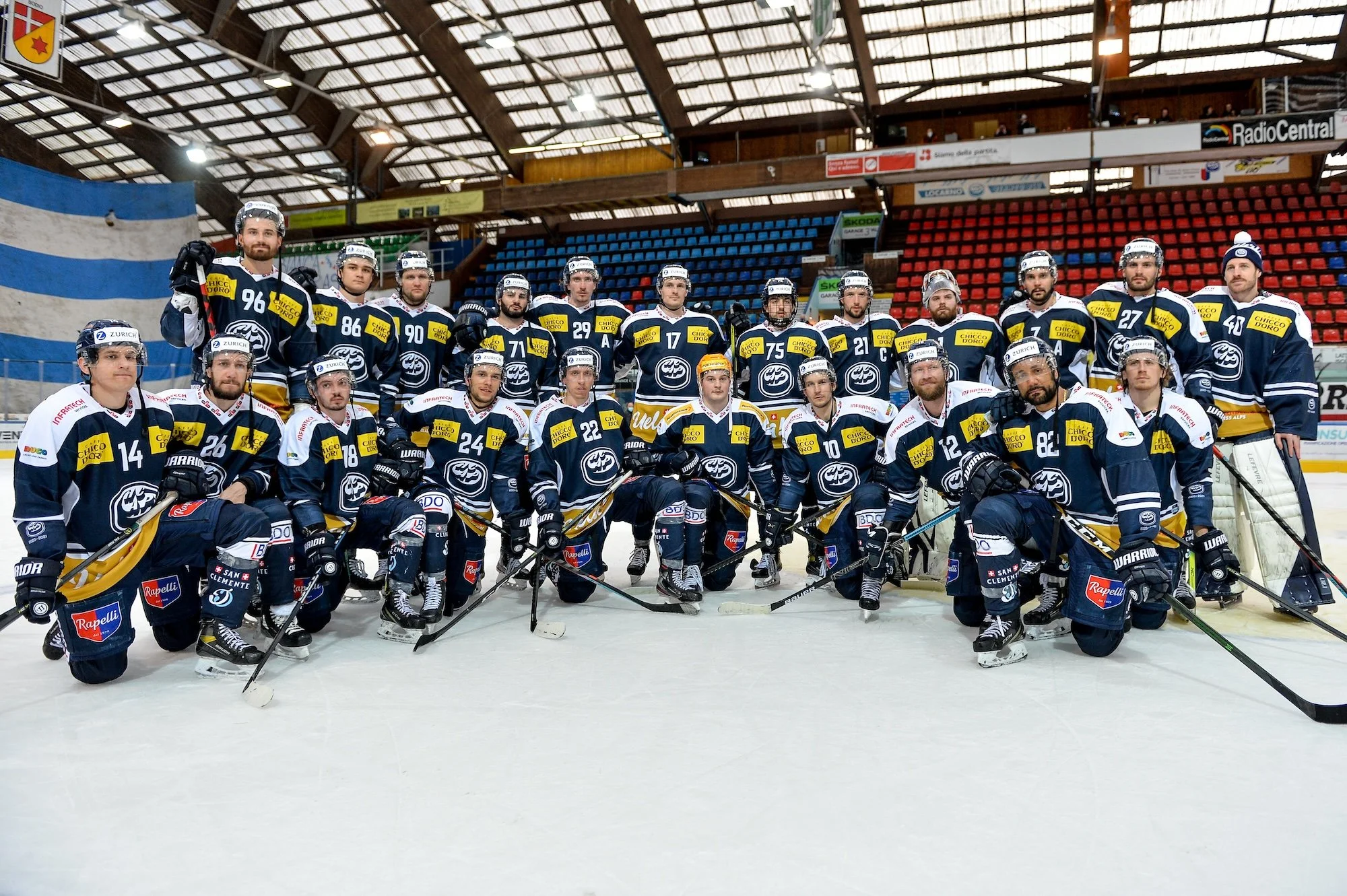  HC Ambrì Piotta poses for a team photo after the last game ever played at the Valascia 