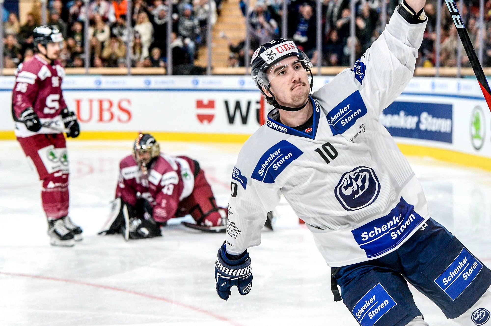  Forward Alex Formenton celebrates after scoring a goal against Sparta Prague 