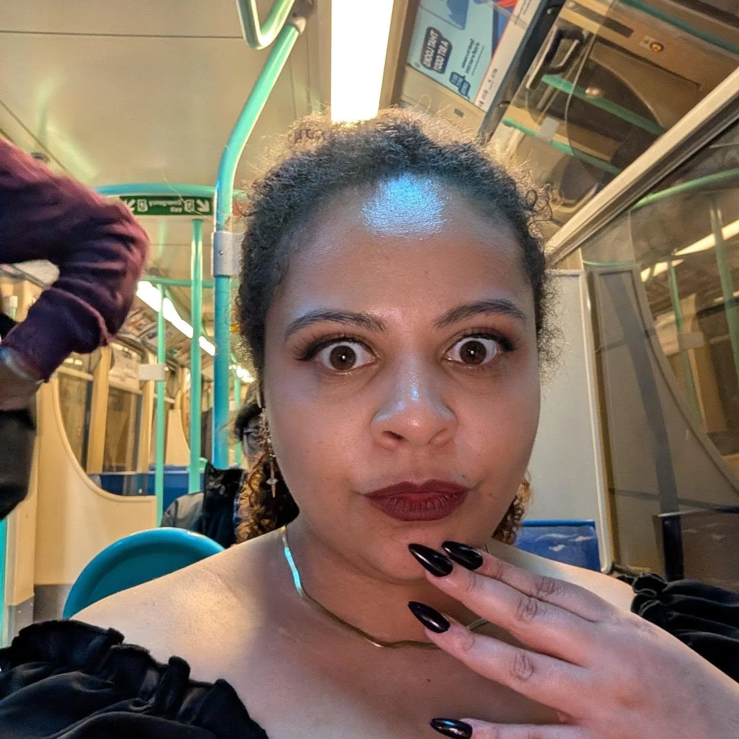 Full face and lashes on the DLR at 9am...the things I do for a shoot 🌓 
.
.
.
.
.
.
#singersongwriter #DLR #tooearlyforthisshit