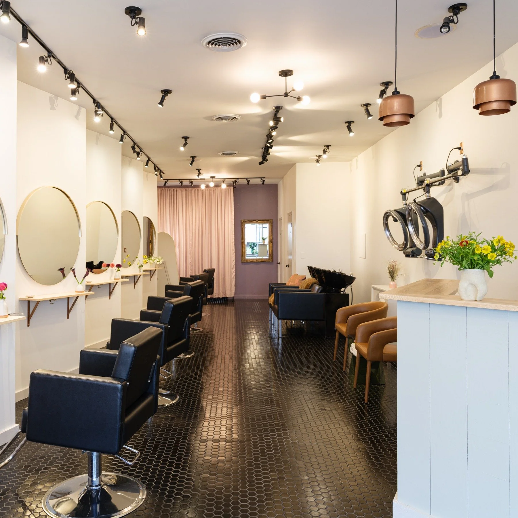 Meet 6 Park Studios... Familiar faces with a new look. 

Photos by: @spencerhousestudio