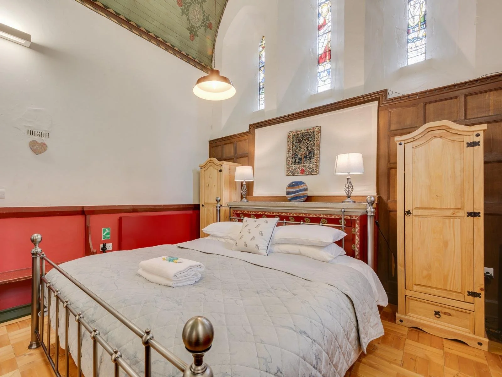 Master Bed 2.jpg