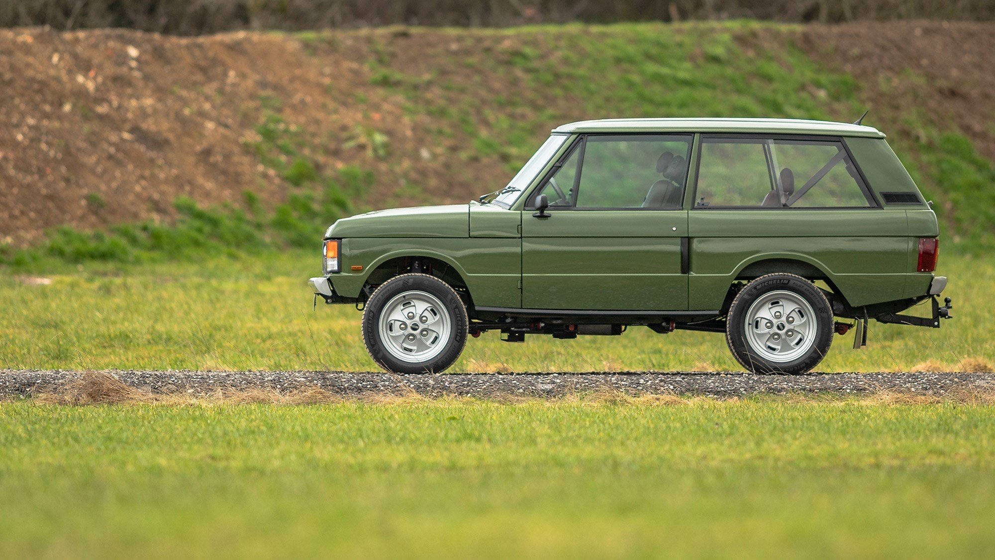 inverted_range_rover_classic_review_87.jpg