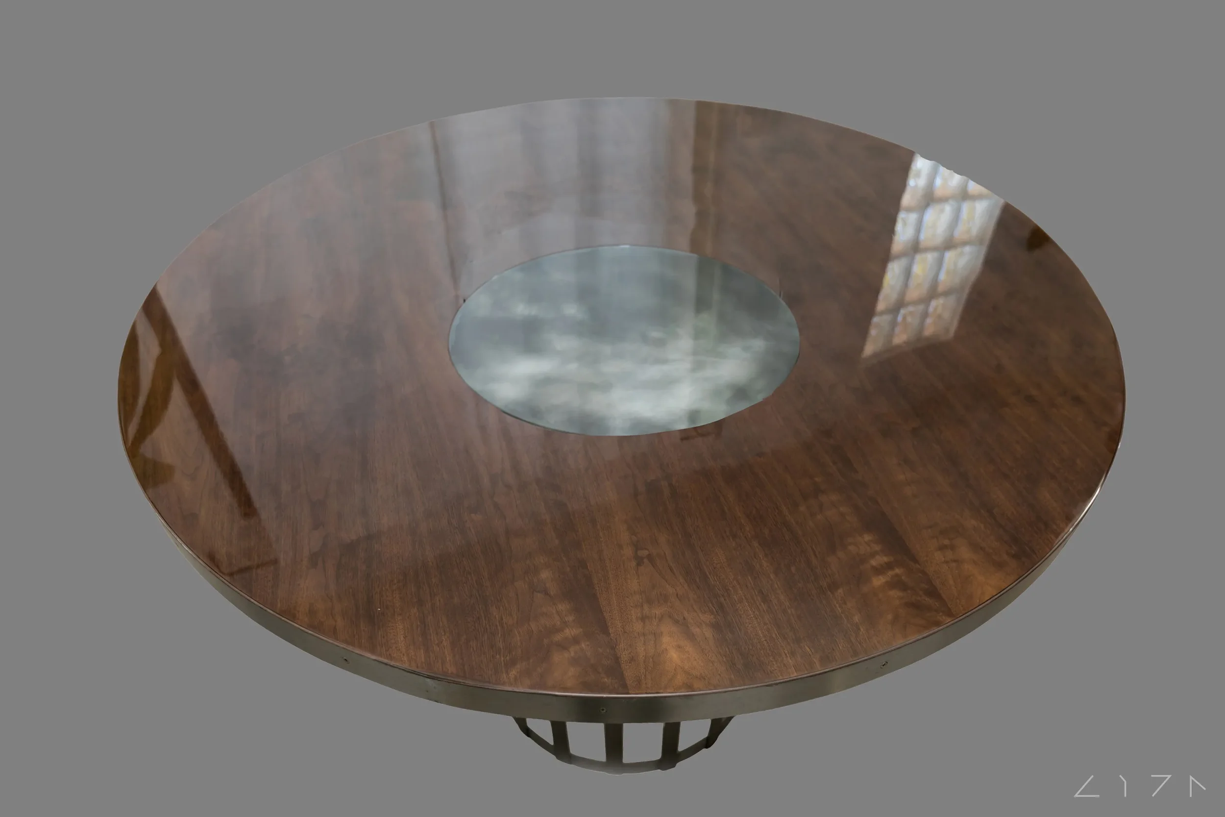 krzn_glass_smoke_table_top_round_01b.webp