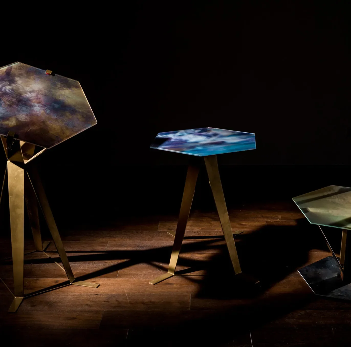 krizsan_modular_glass_table_art_002.webp