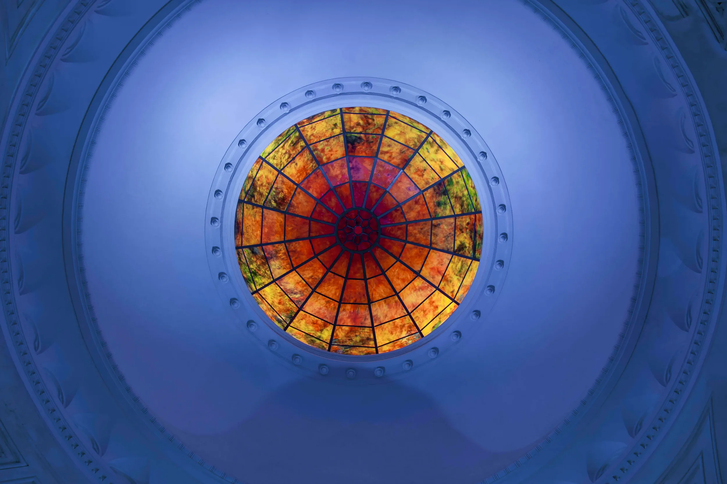 krizsan_stained_glass_dome_temple_2015_b.webp