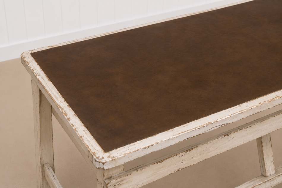 Table-chinée-structure-en-bois-blanc-et-plateau-en-métal-marron.png