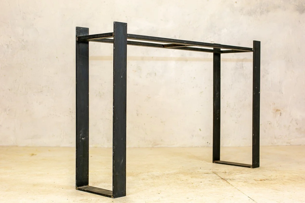 structure-en-metal-sur-mesure-piur-console-ou-mange-debout.jpg