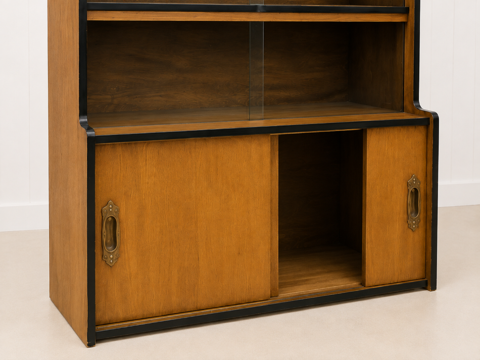 Buffet_ancien_entierement_en_bois_.PNG