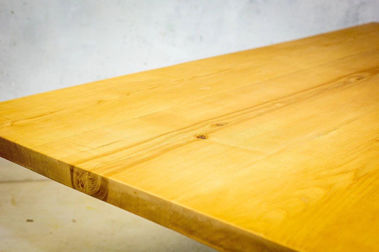 plateau-de-table-haute-sur-mesure.jpg