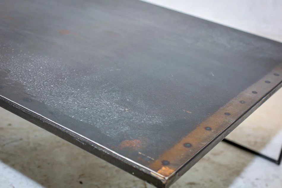 table-basse-avec-son-plateau-en-metal-brut (Personnalisé).jpg