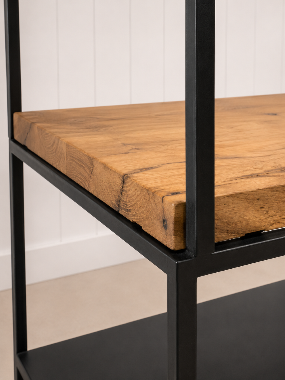 Structure_en_metal_noir_avec_plateau_bois_massif.PNG
