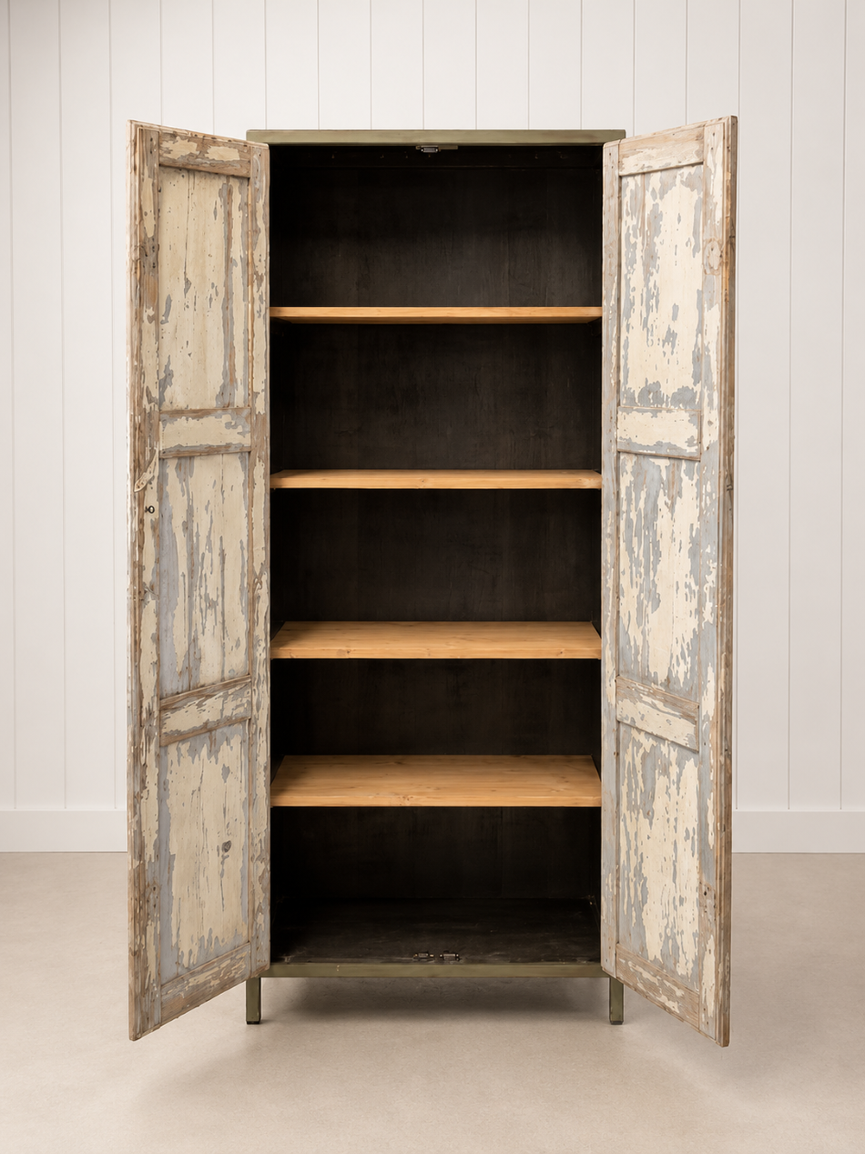 Armoire_a_étagère_restauré_et_remis_au_gout_du_jour.PNG