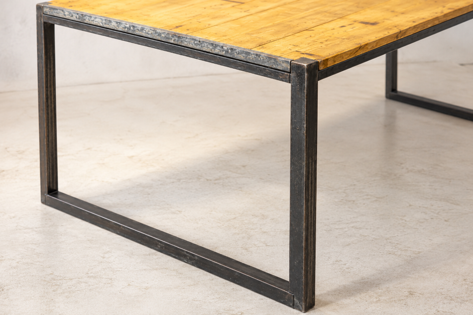pied-de-table-en-metal.PNG