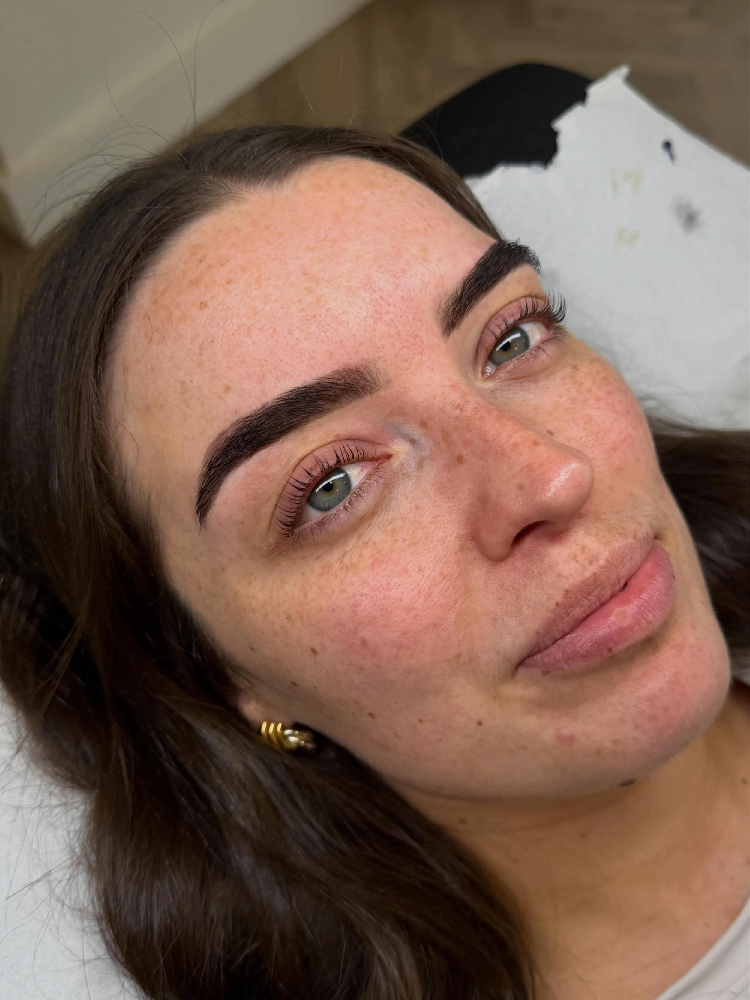 Before and after Korean lash lift &amp; signature brow 🩷 

#koreanlashlift#koreanlashliftmanchester #lashliftmanchester #browtechmanchester #brows