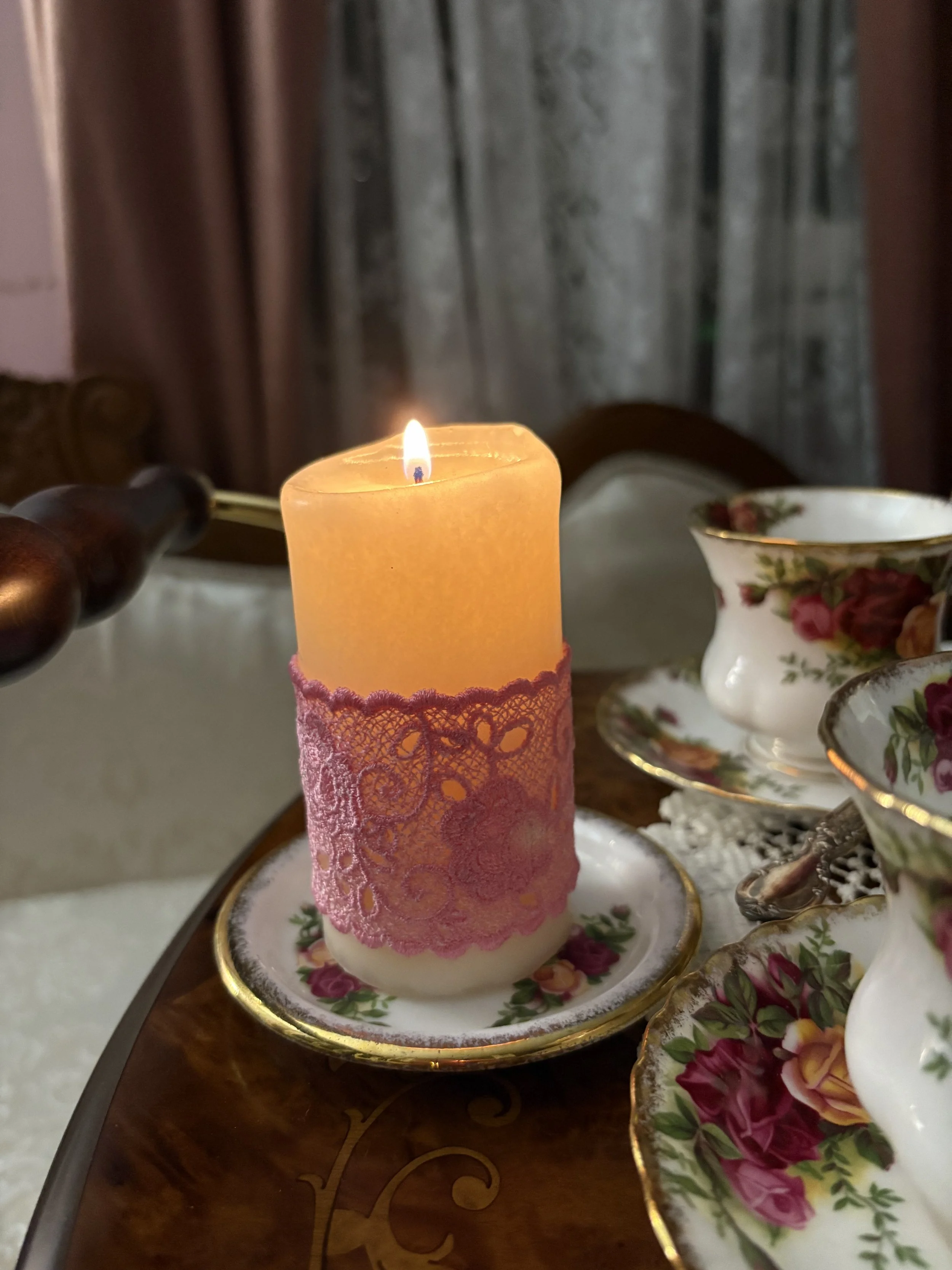 Heirloom Rose Lace Candle Wrap
