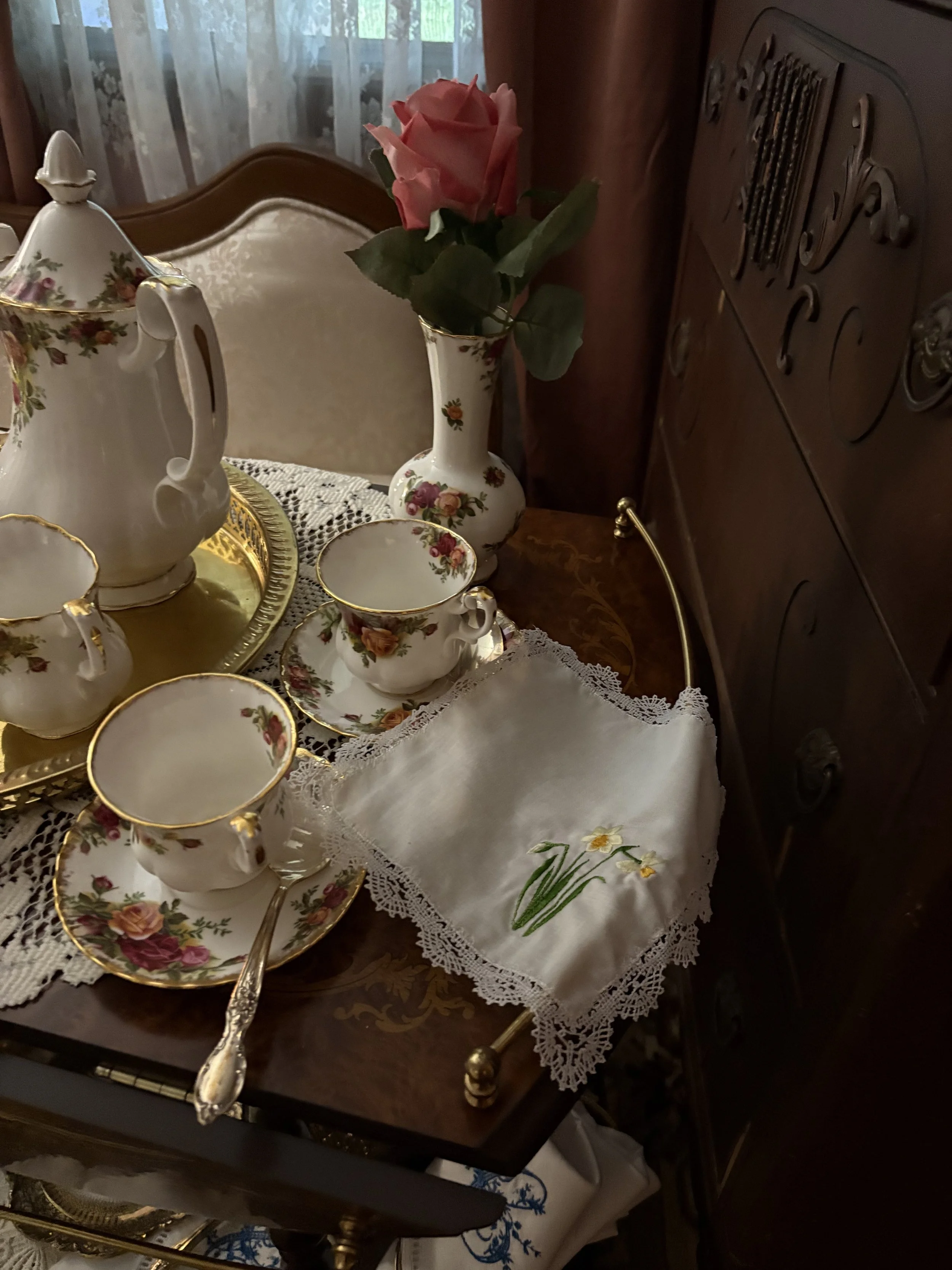 Hope Narcissus Heirloom Handkerchief tea.jpeg