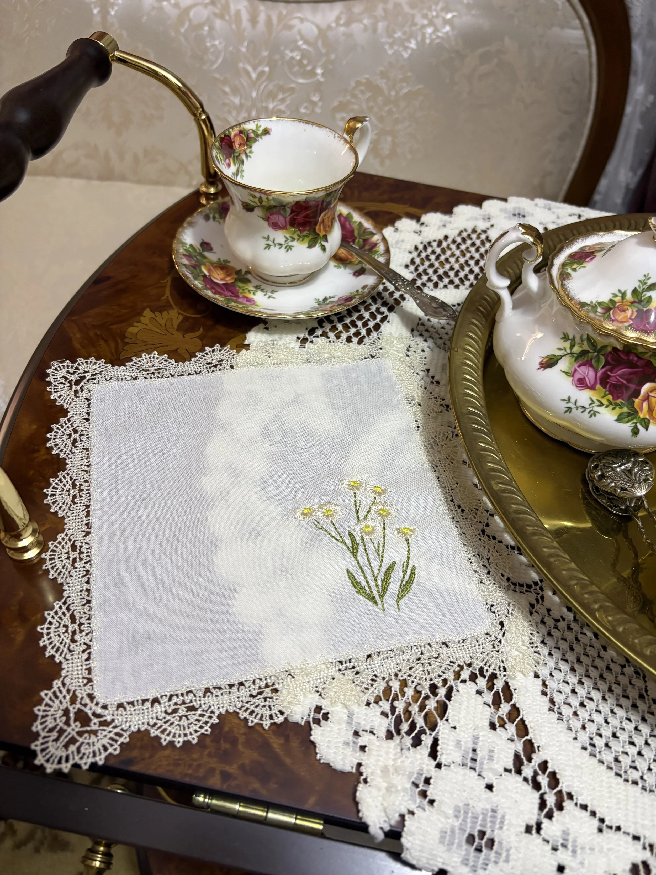 Moonlit Daisies Lace Handkerchief