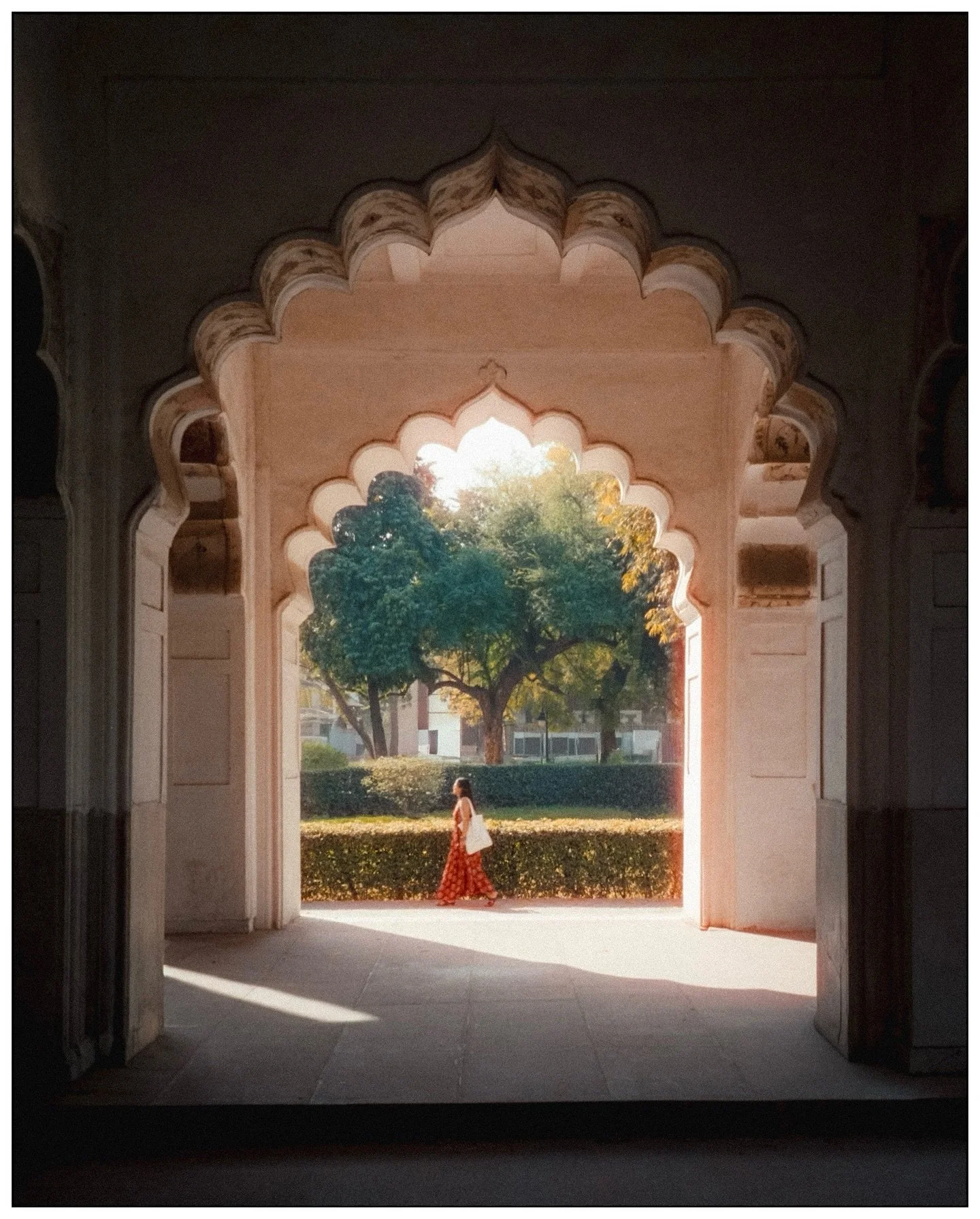Had last 10 frames left in my point and shoot film camera before the flight at the same evening. So I took these photos at the Red Fort of Delhi to finish the roll. I like them. 

📷 Ricoh GR1s
🎞️ Cinestill 400D
Scanned at home with @valoi.co 

#red