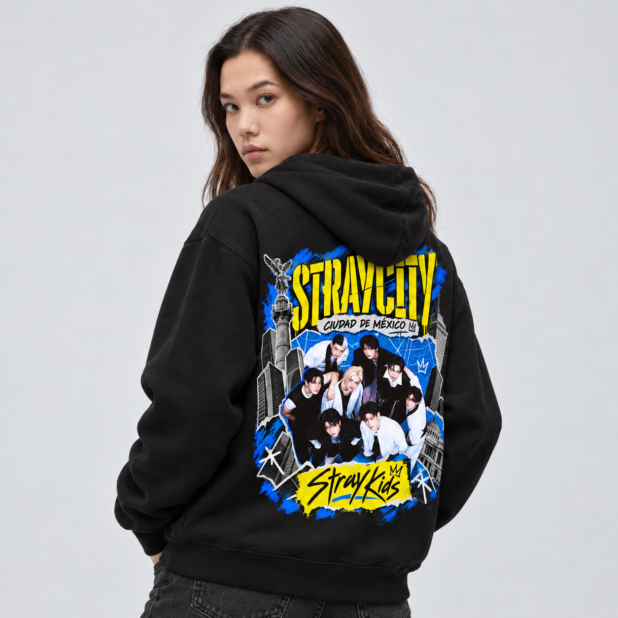 hoodie straykids modelo 2 espalda web.png