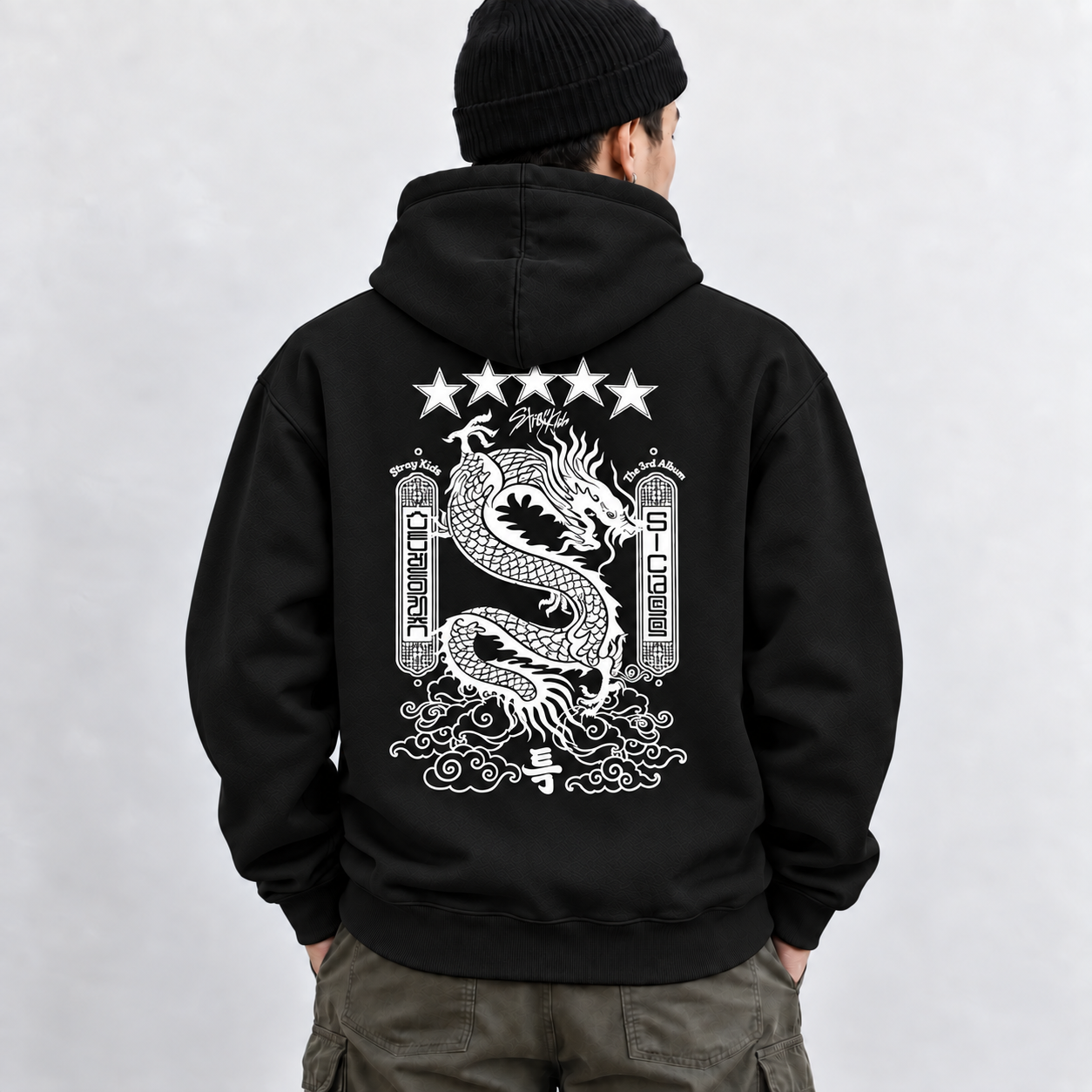 hoodie straykids modelo 1 espalda.png