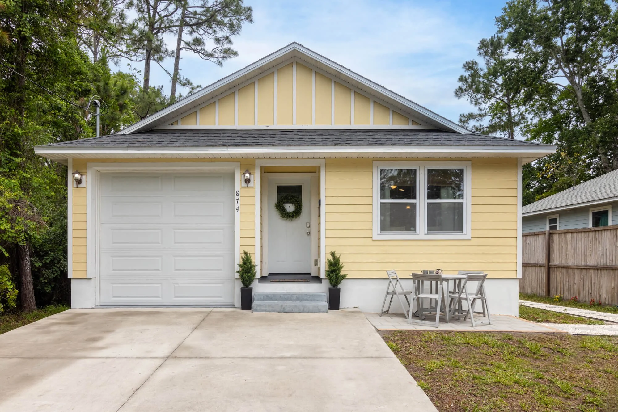 Front exterior of the Saint Augustine vacation rental in daylight