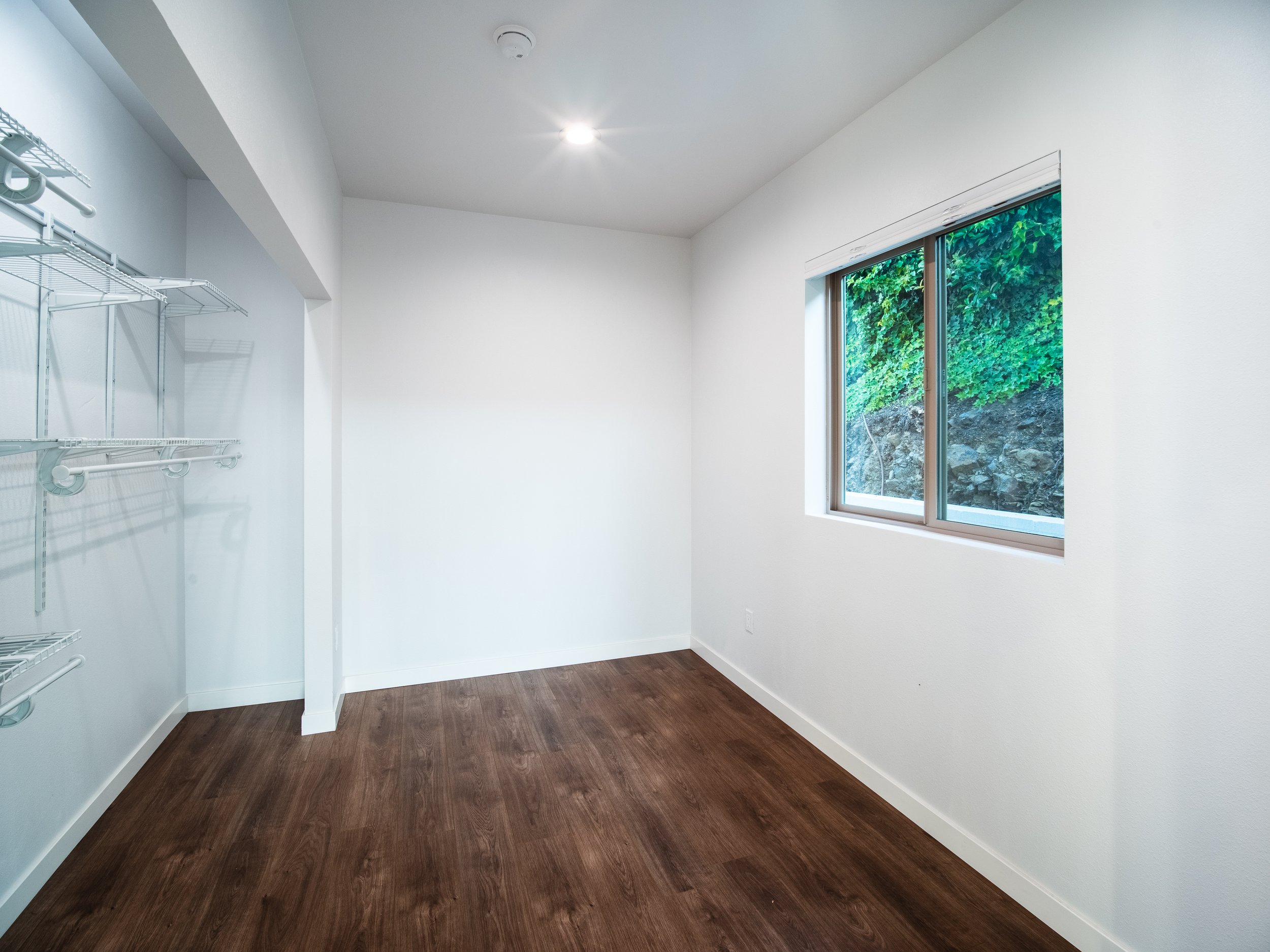 bedroom 2 (or office) 