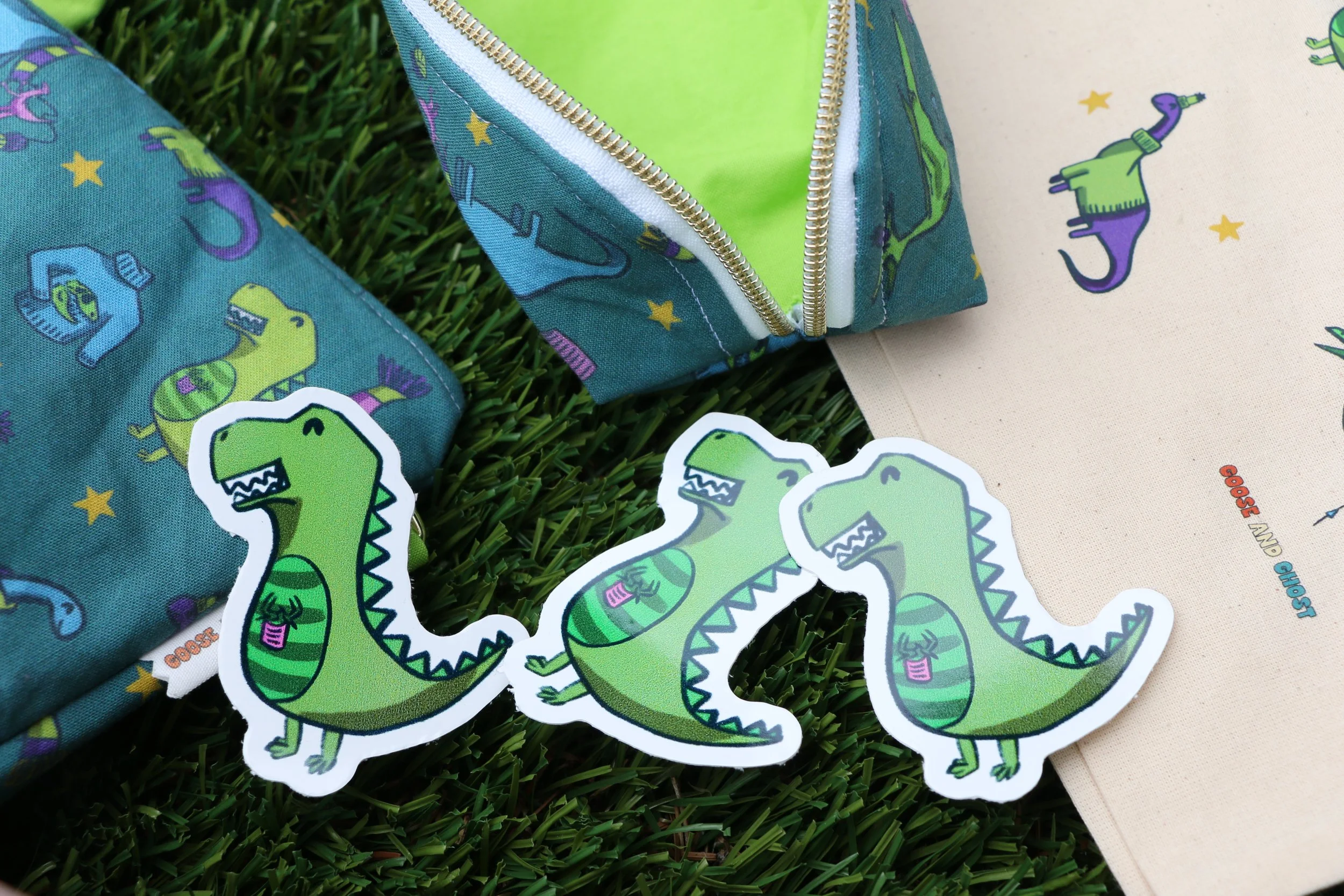 knitting t rex sticker 01 (3).JPG